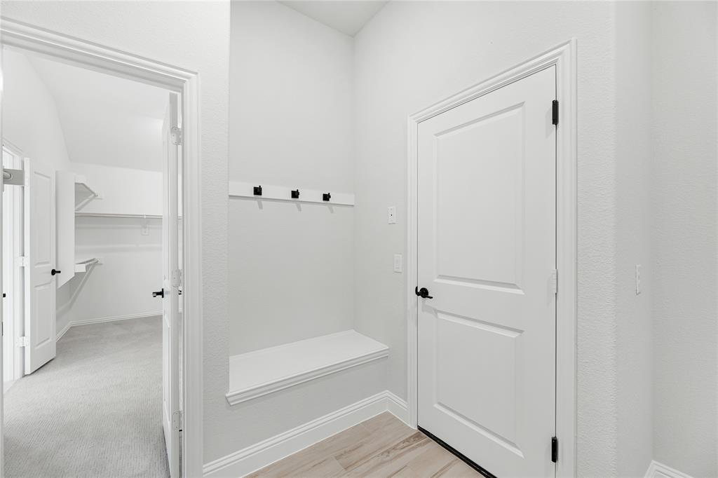 1044 Quincy Drive, Red Oak, TX 75154