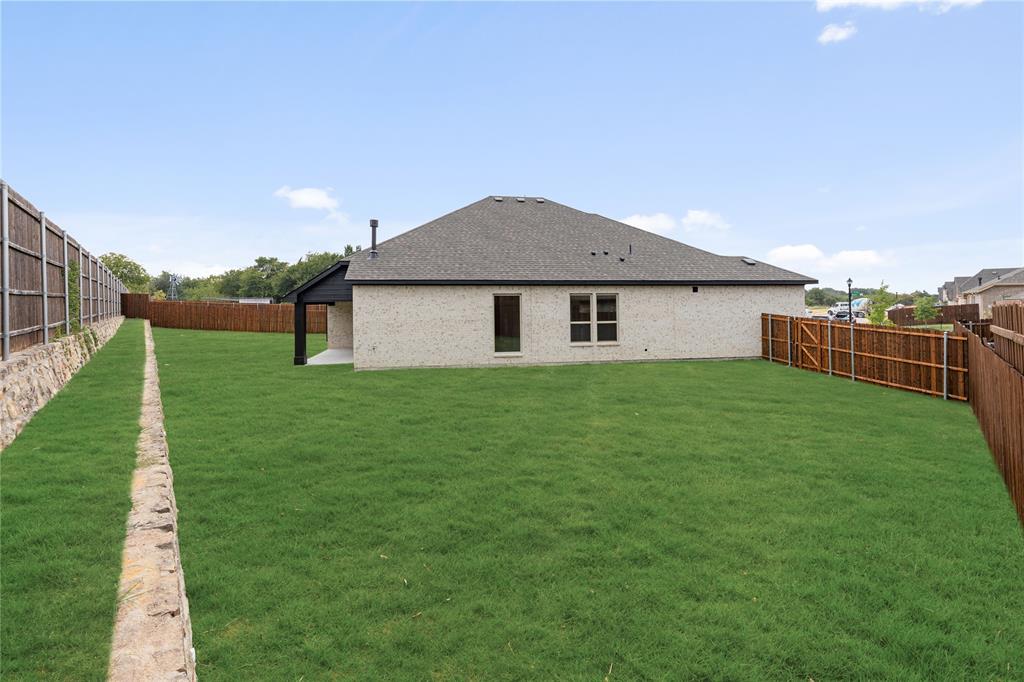 1044 Quincy Drive, Red Oak, TX 75154