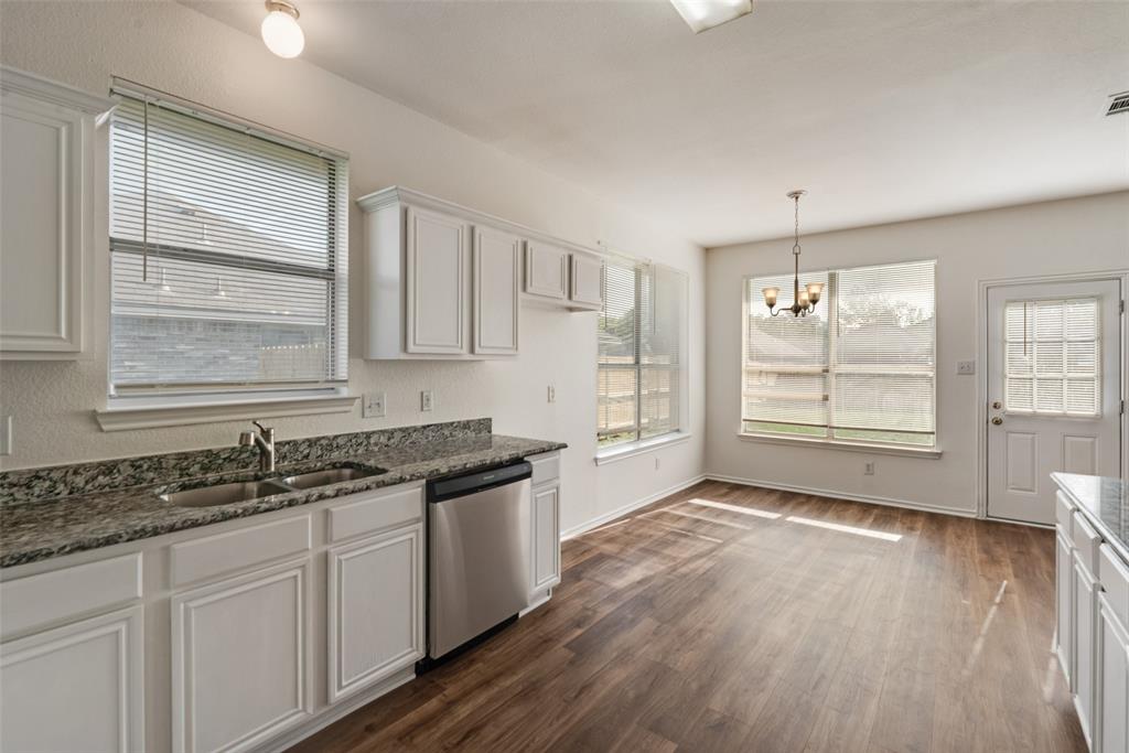 821 S Parks Drive, DeSoto, TX 75115