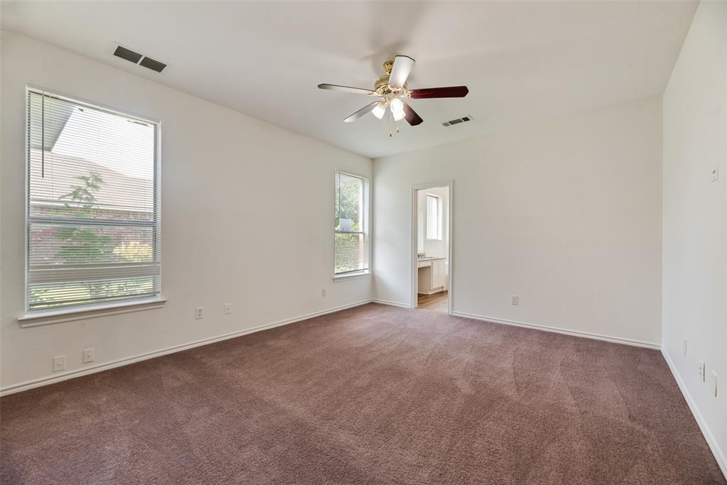 821 S Parks Drive, DeSoto, TX 75115