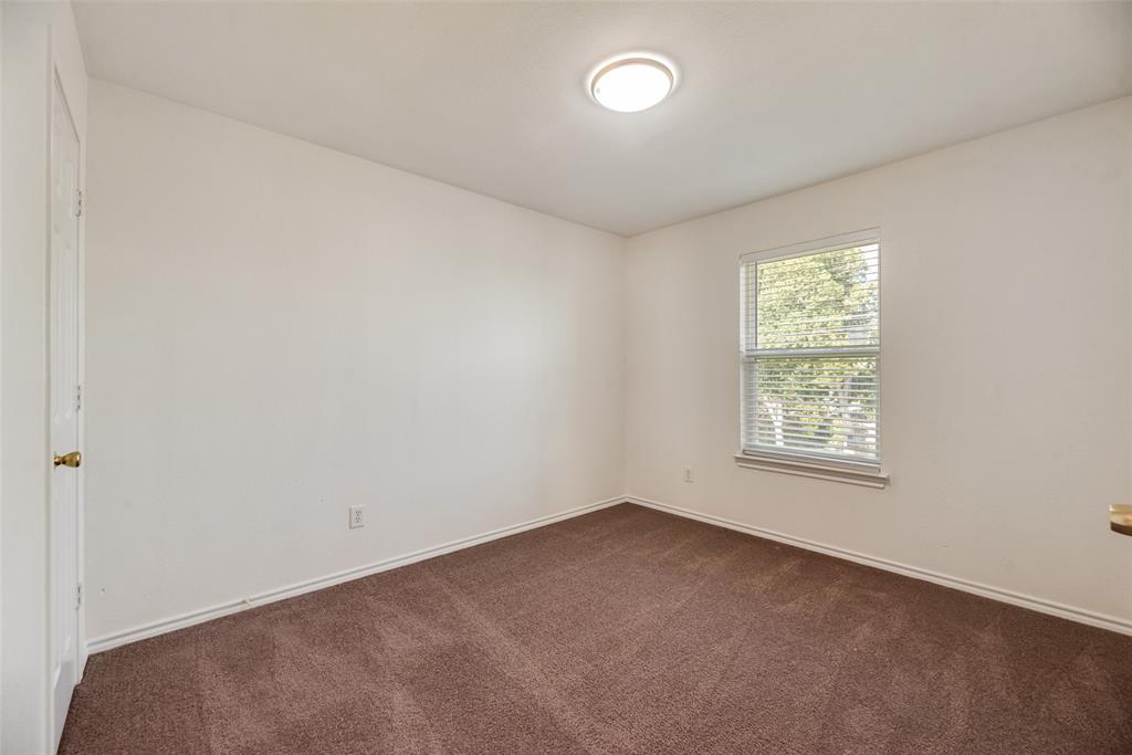 821 S Parks Drive, DeSoto, TX 75115
