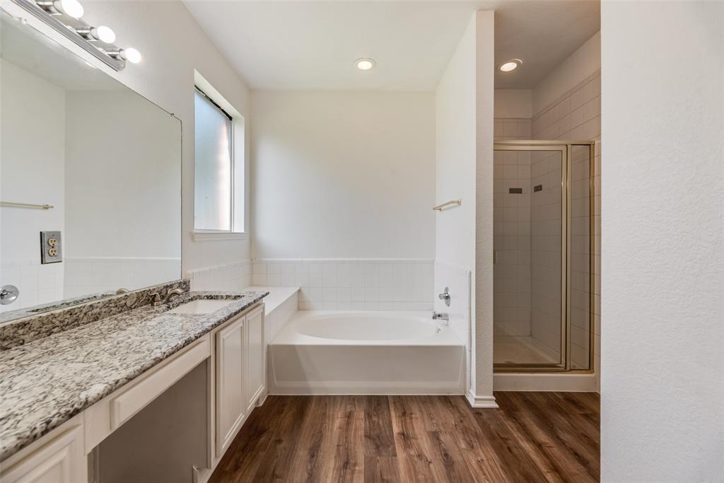 821 S Parks Drive, DeSoto, TX 75115