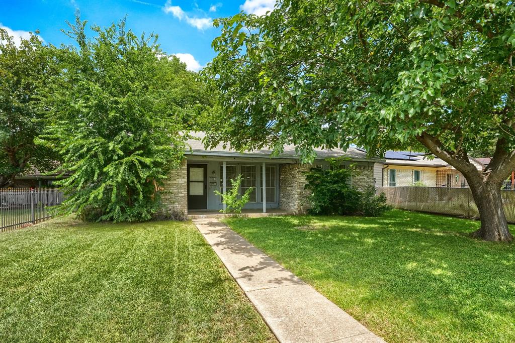 9661 Limestone Drive, Dallas, TX 75217
