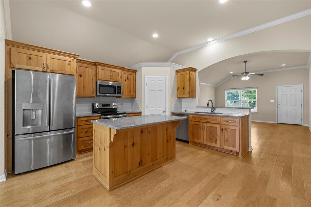 637 Hoffmeyer Lane, Robinson, TX 76706