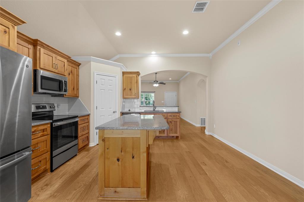 637 Hoffmeyer Lane, Robinson, TX 76706