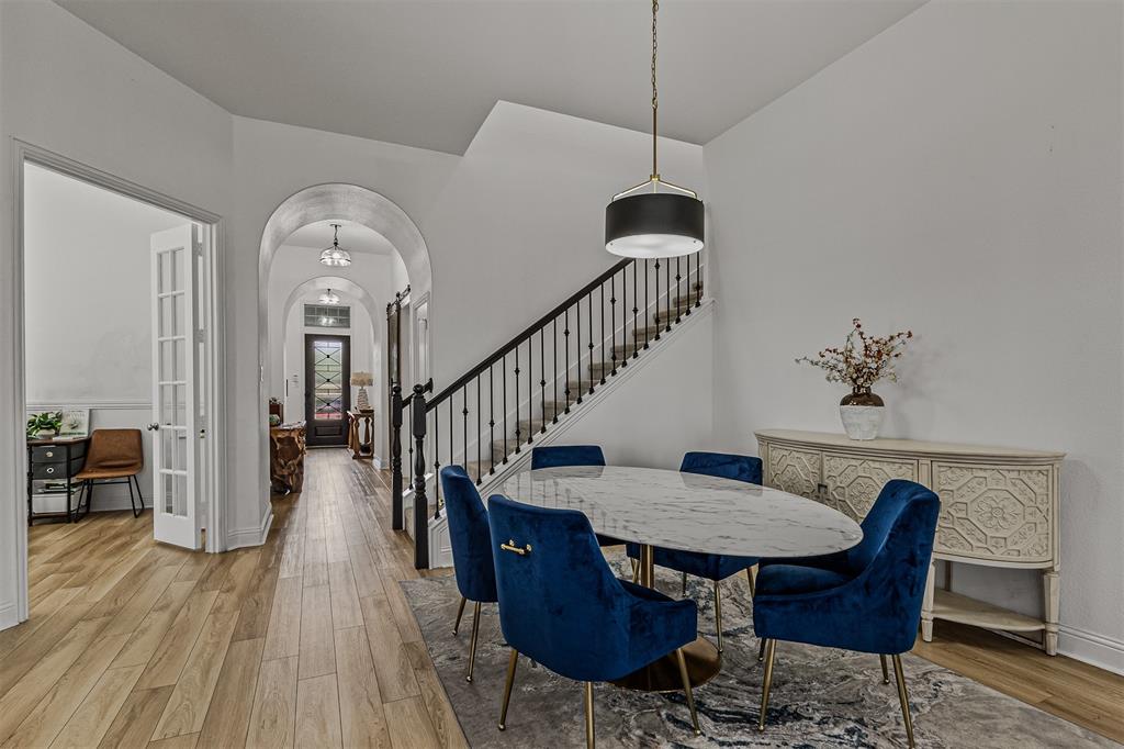 Dining area or could be a continuation of living area