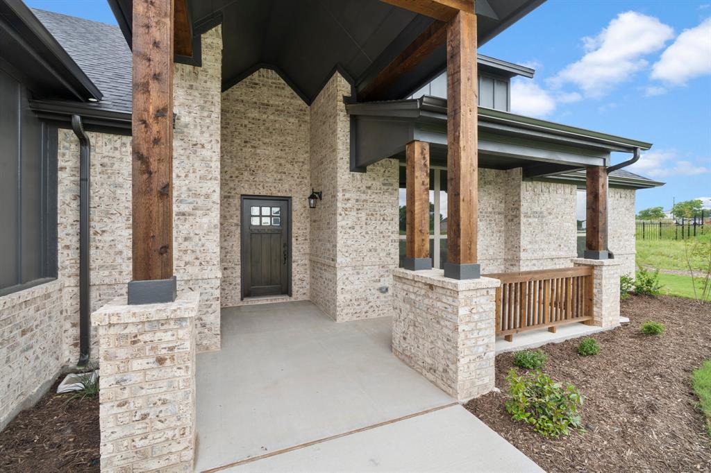 SAME FLOORPLAN, DIFFERENT ELEVATION SAME FLOORPLAN, DIFFERENT ELEVATION