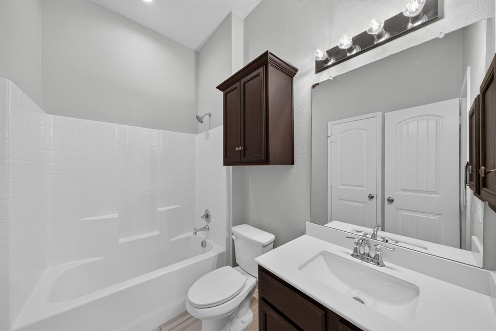 1928 Glen Meadow Drive, Royse City, TX 75189