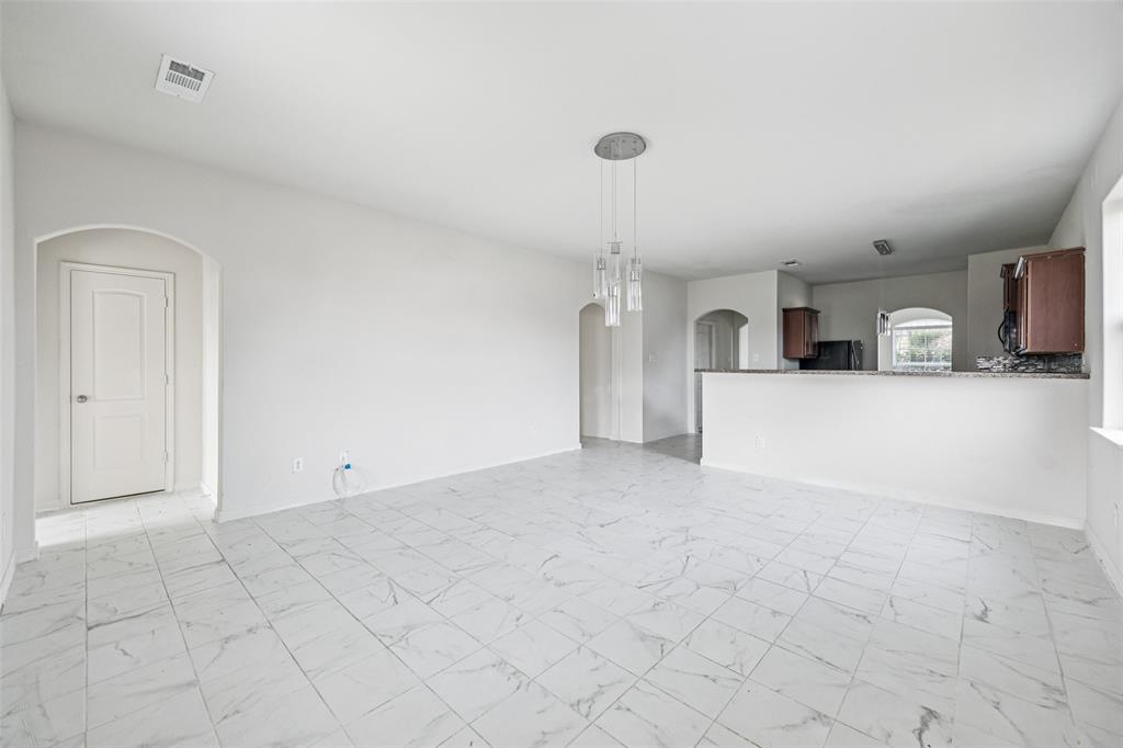 1020 Walnut Ridge Drive, Hutchins, TX 75141