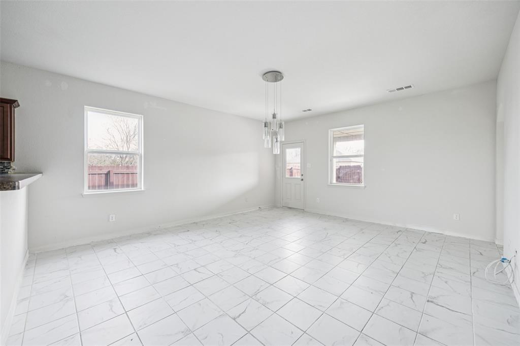 1020 Walnut Ridge Drive, Hutchins, TX 75141