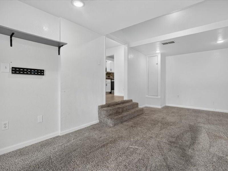 6633 Emhouse Street, Dallas, TX 75232