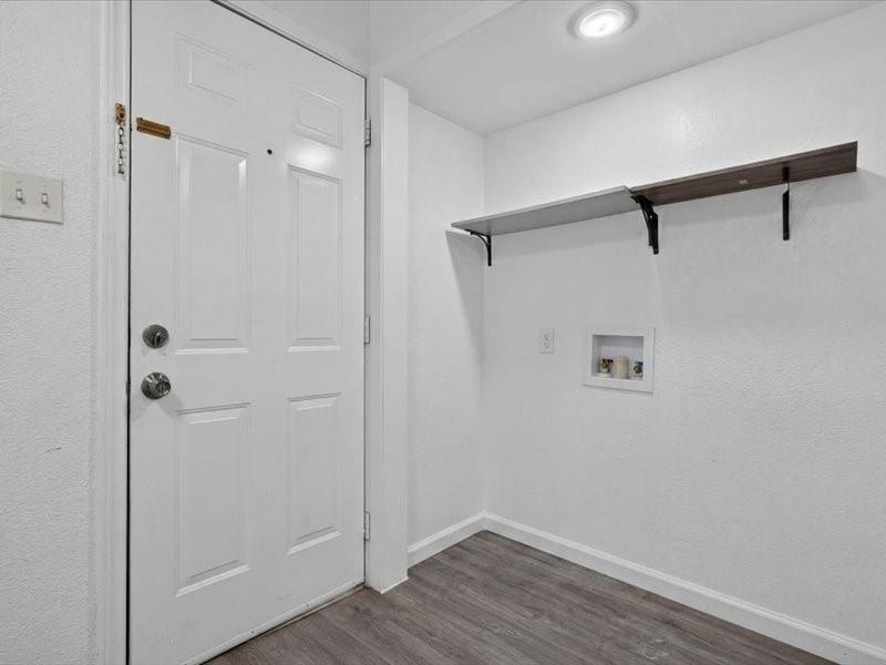 6633 Emhouse Street, Dallas, TX 75232