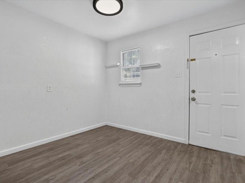 6633 Emhouse Street, Dallas, TX 75232