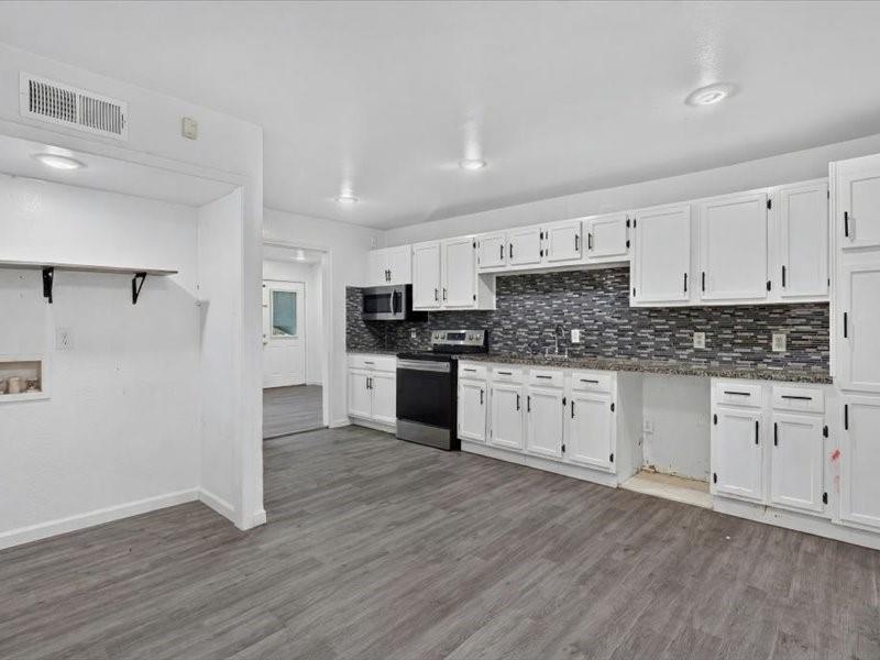 6633 Emhouse Street, Dallas, TX 75232
