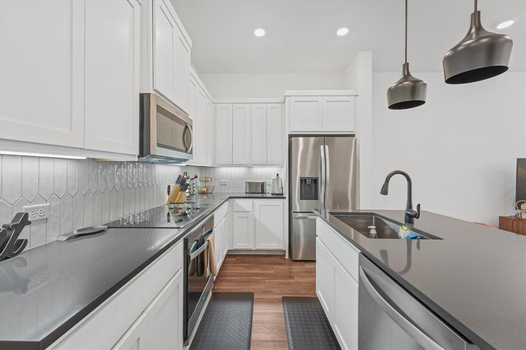 7562 Edgeware Road, Dallas, TX 75228 7562 Edgeware Road, Dallas, TX 75228