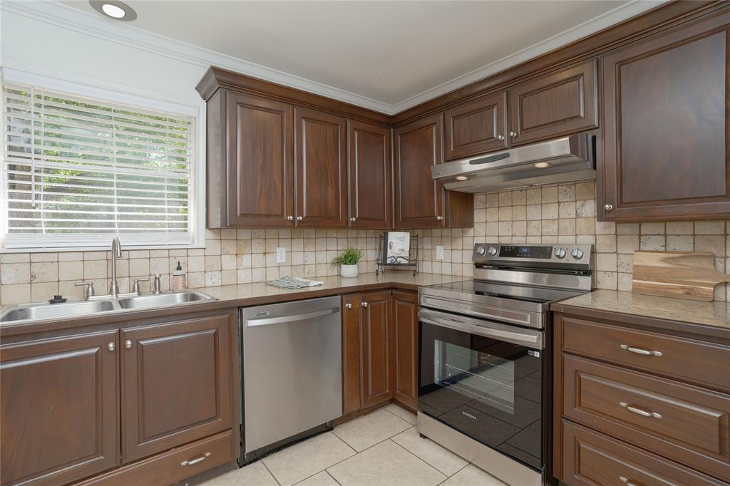Well appointed kitchen, with new dishwasher and range.