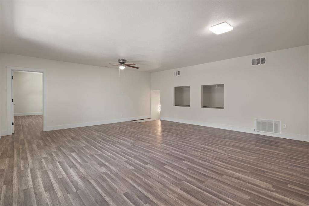 Massive flex room on the second floor. Can be used as a game room, study room, living room, etc.