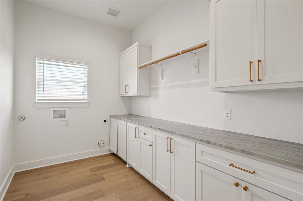 1317 Tahonta Drive, Hewitt, TX 76643