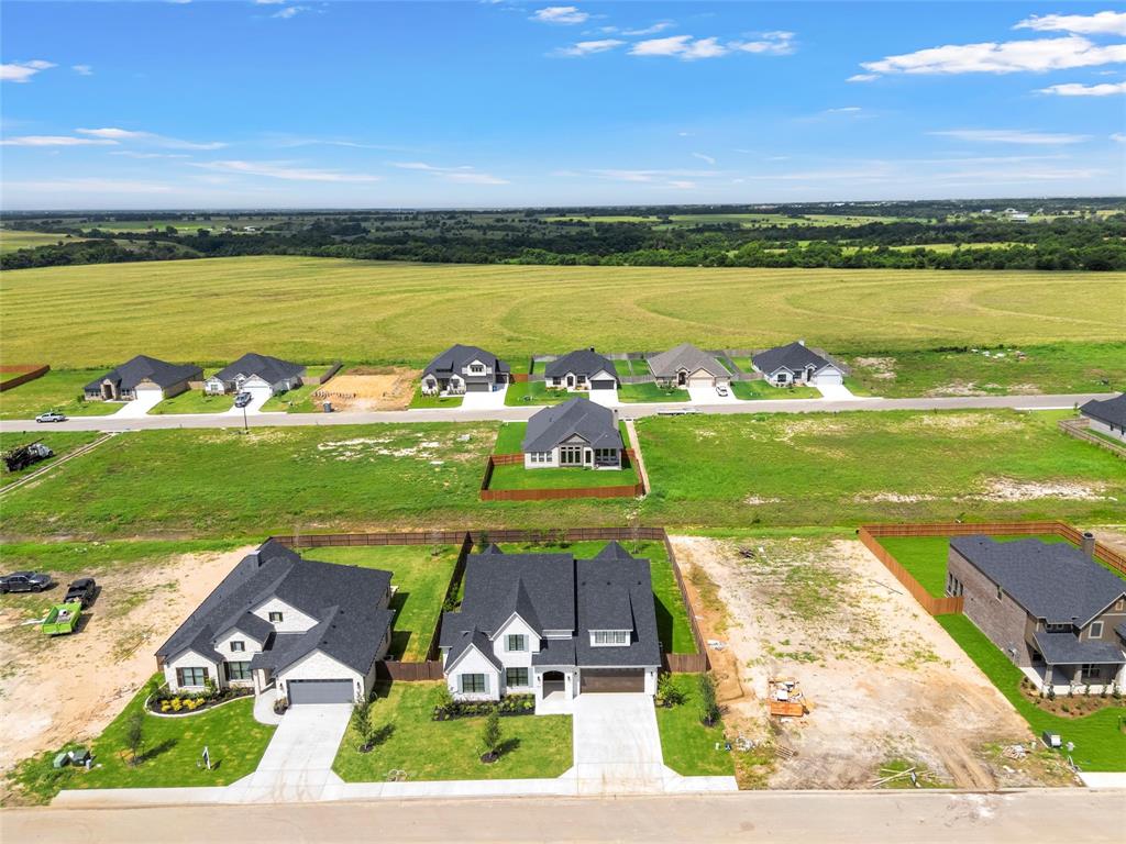 1317 Tahonta Drive, Hewitt, TX 76643