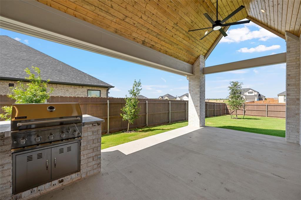1317 Tahonta Drive, Hewitt, TX 76643