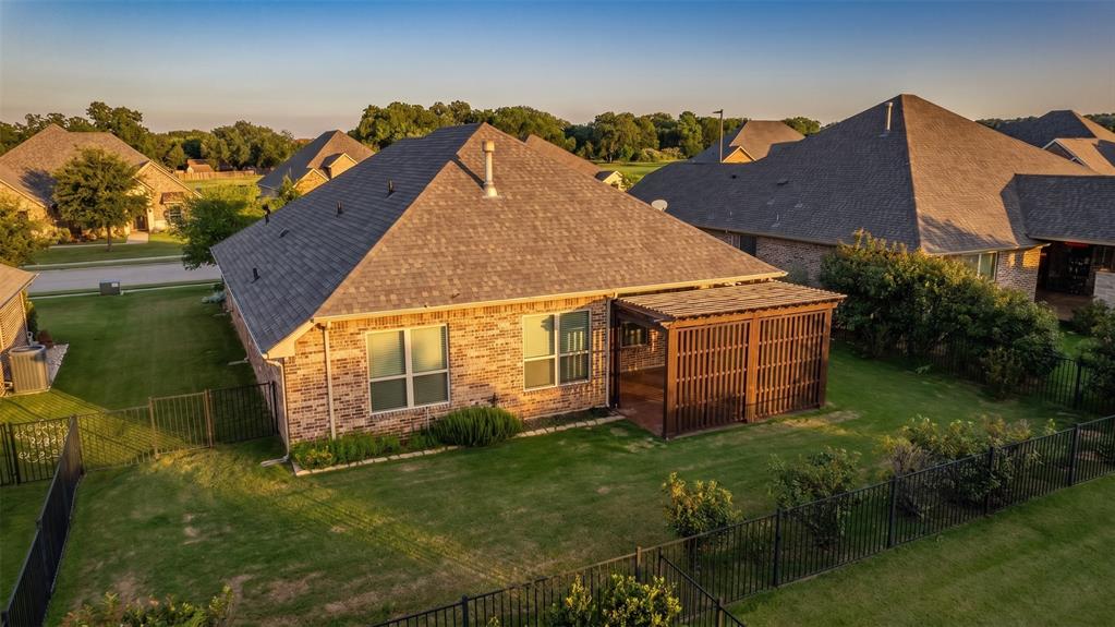 2038 Clive Drive, Granbury, TX 76048