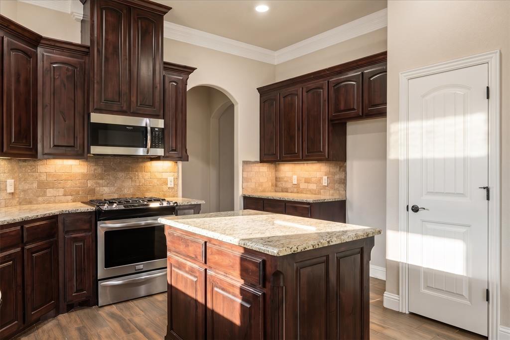 2038 Clive Drive, Granbury, TX 76048 2038 Clive Drive, Granbury, TX 76048