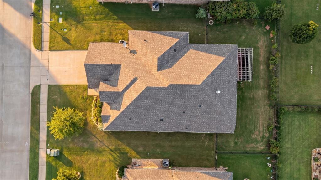 2038 Clive Drive, Granbury, TX 76048