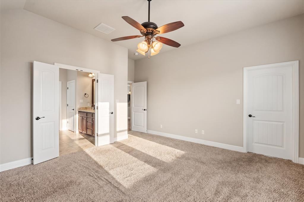 2038 Clive Drive, Granbury, TX 76048