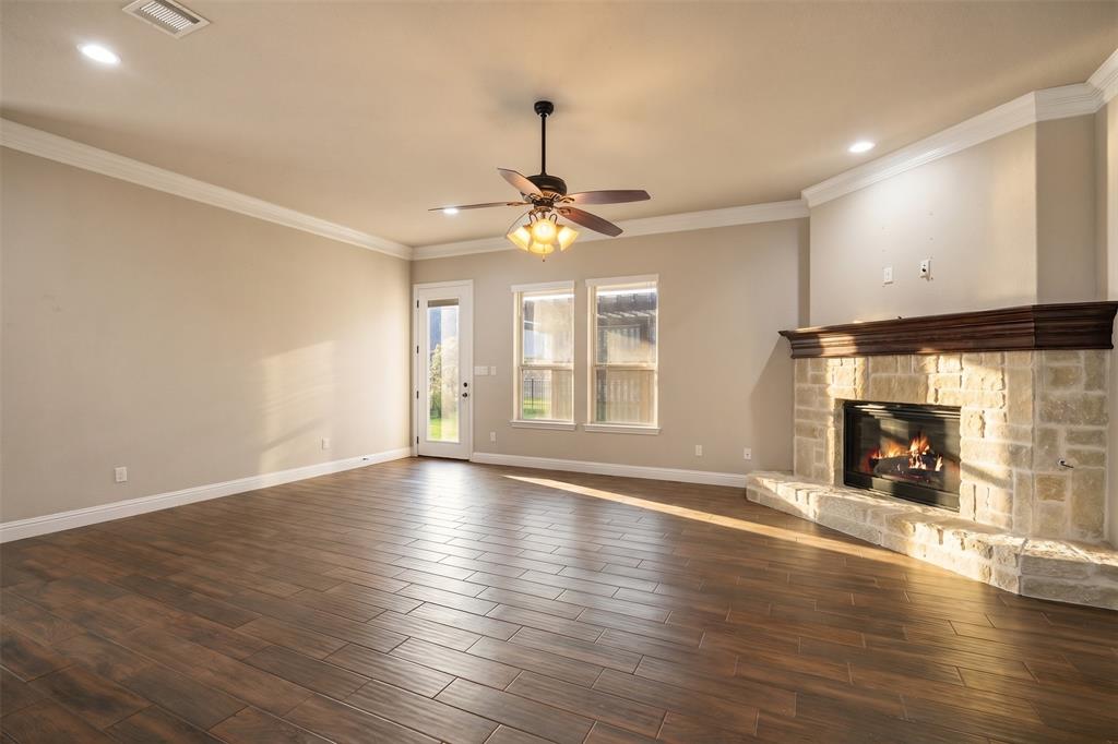 2038 Clive Drive, Granbury, TX 76048