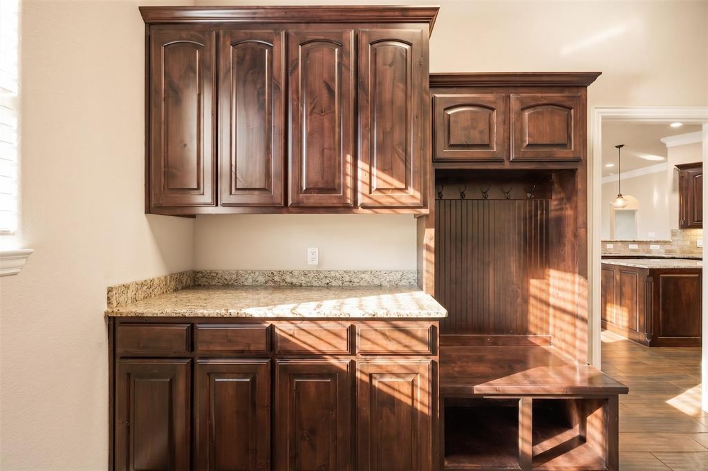 2038 Clive Drive, Granbury, TX 76048