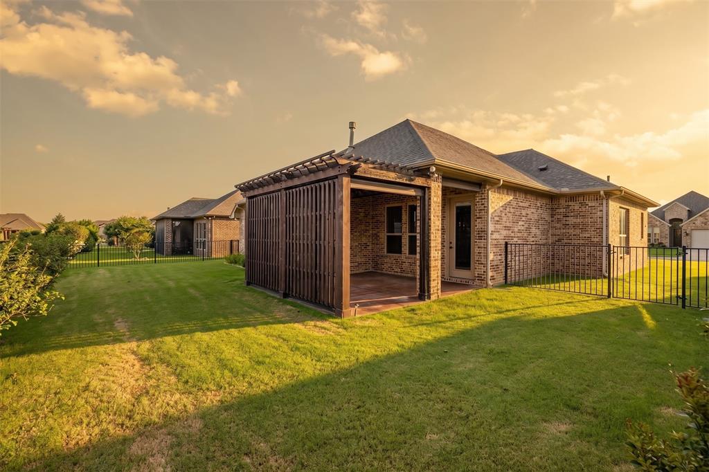 2038 Clive Drive, Granbury, TX 76048
