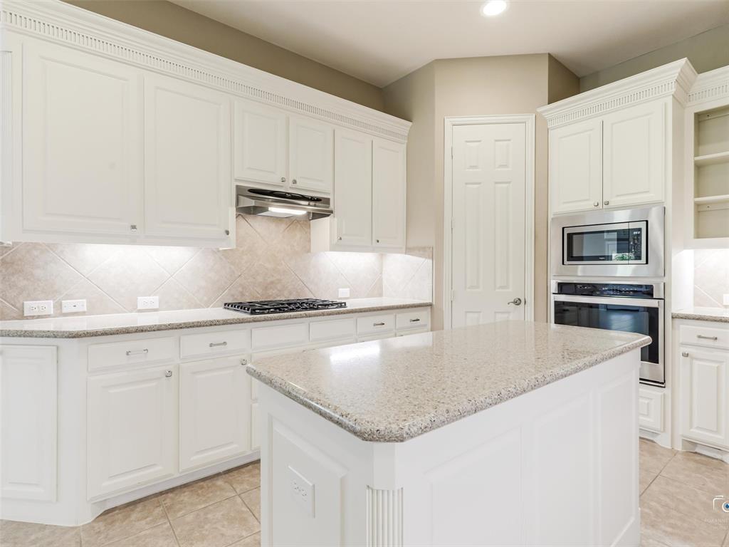 805 Barton Springs Drive, Fairview, TX 75069