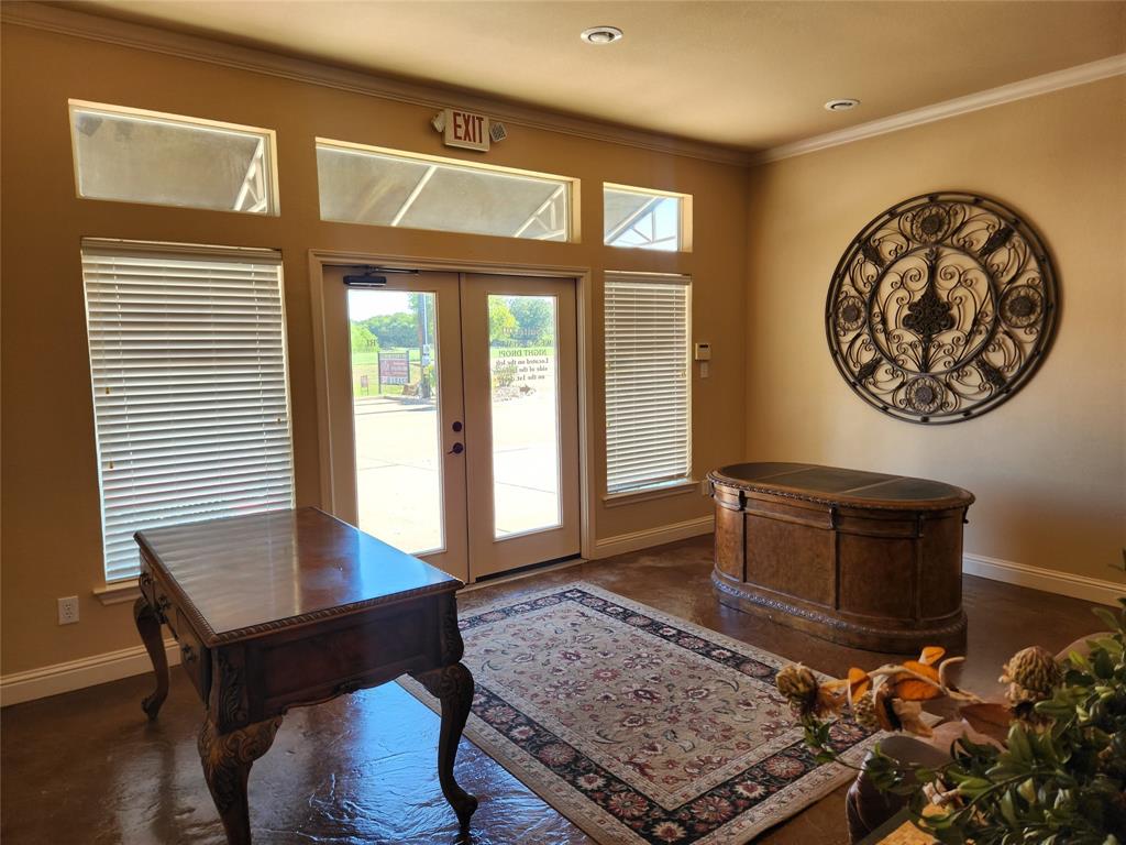 1905 W Ennis Avenue, #301, Ennis, TX 75119