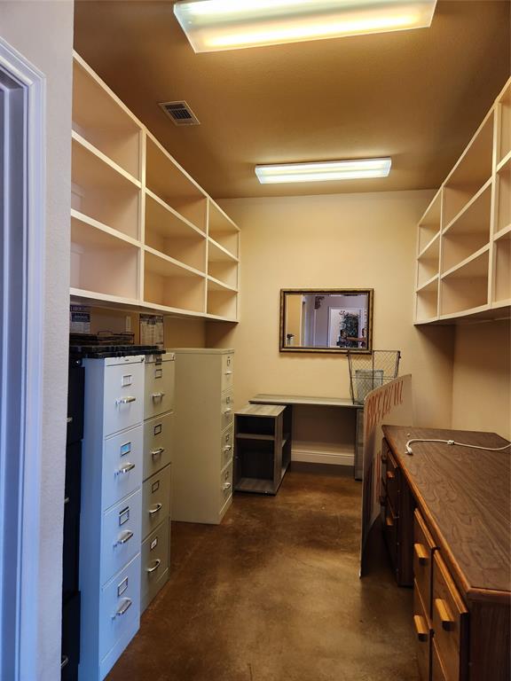 1905 W Ennis Avenue, #301, Ennis, TX 75119