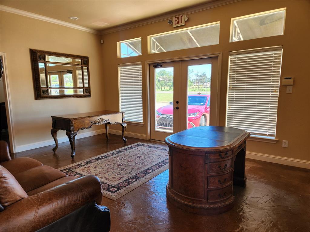 1905 W Ennis Avenue, #301, Ennis, TX 75119