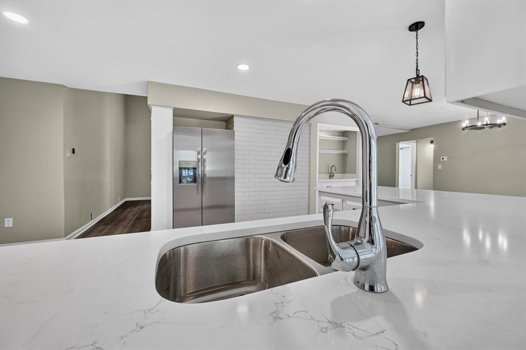344 Woodbrook Drive, DeSoto, TX 75115