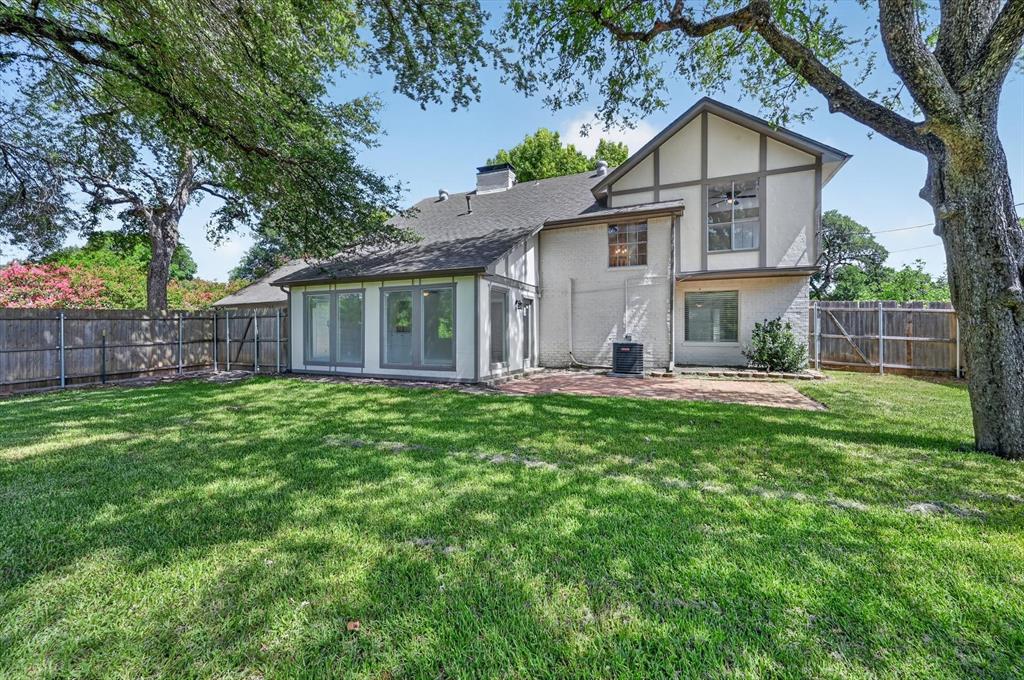 344 Woodbrook Drive, DeSoto, TX 75115