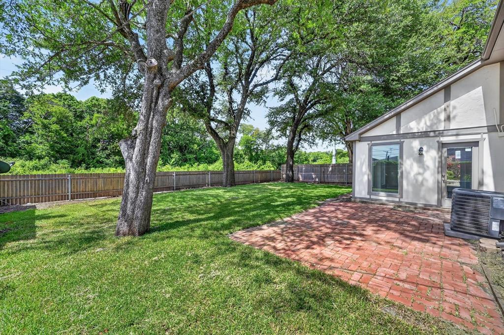 344 Woodbrook Drive, DeSoto, TX 75115