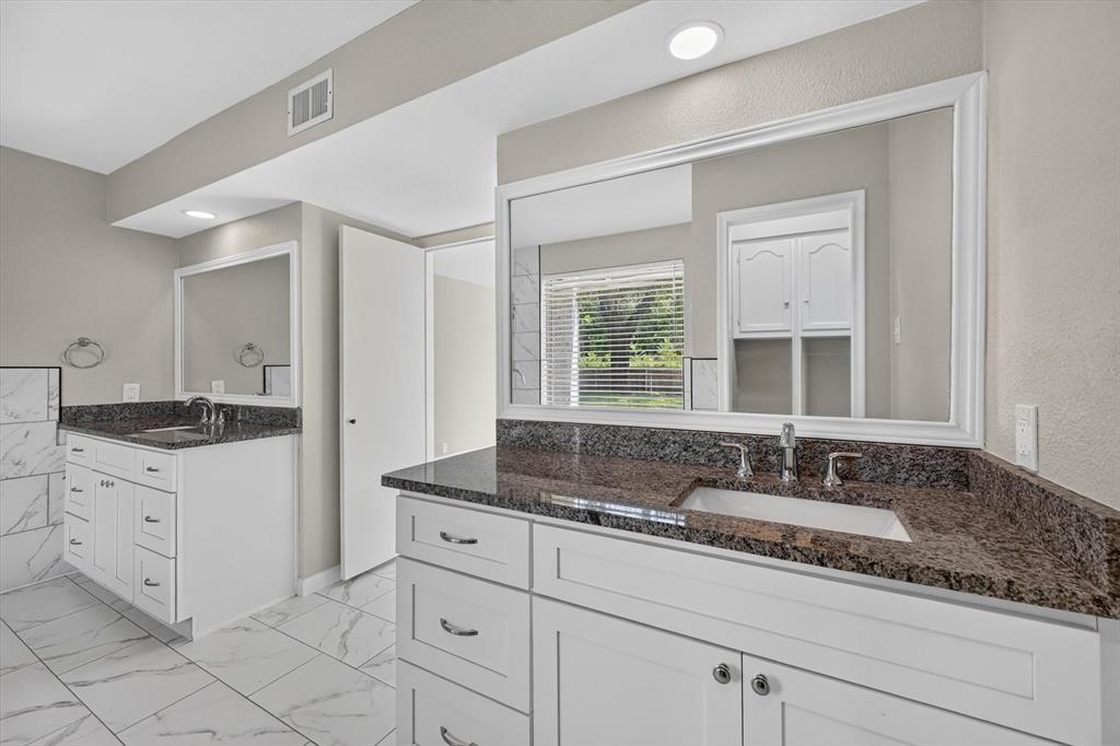 344 Woodbrook Drive, DeSoto, TX 75115