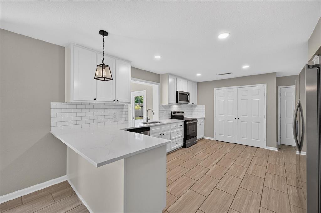 344 Woodbrook Drive, DeSoto, TX 75115