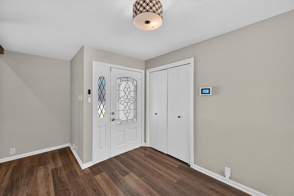344 Woodbrook Drive, DeSoto, TX 75115