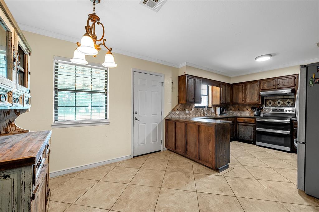 1002 Caron Street, Robinson, TX 76706