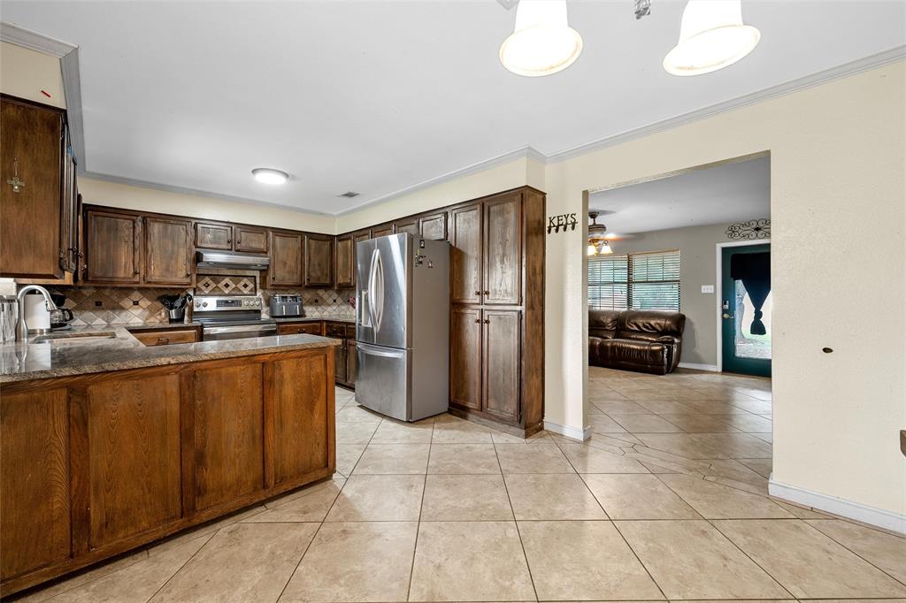 1002 Caron Street, Robinson, TX 76706