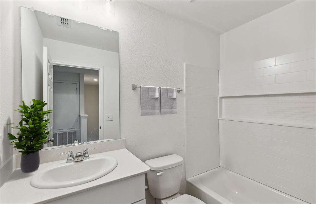 *Virtual Representation - Spacious secondary bathroom