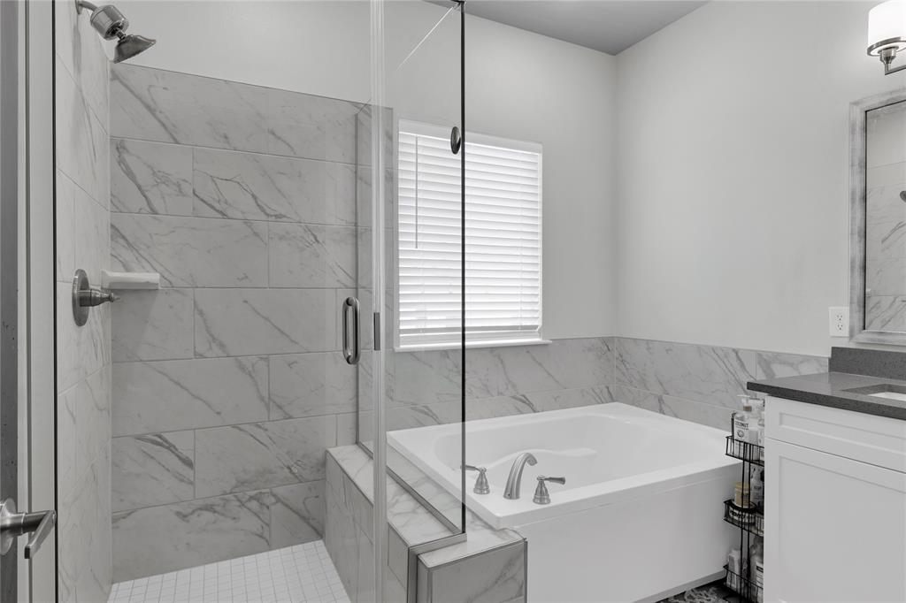 Large shower with separate garden tub
