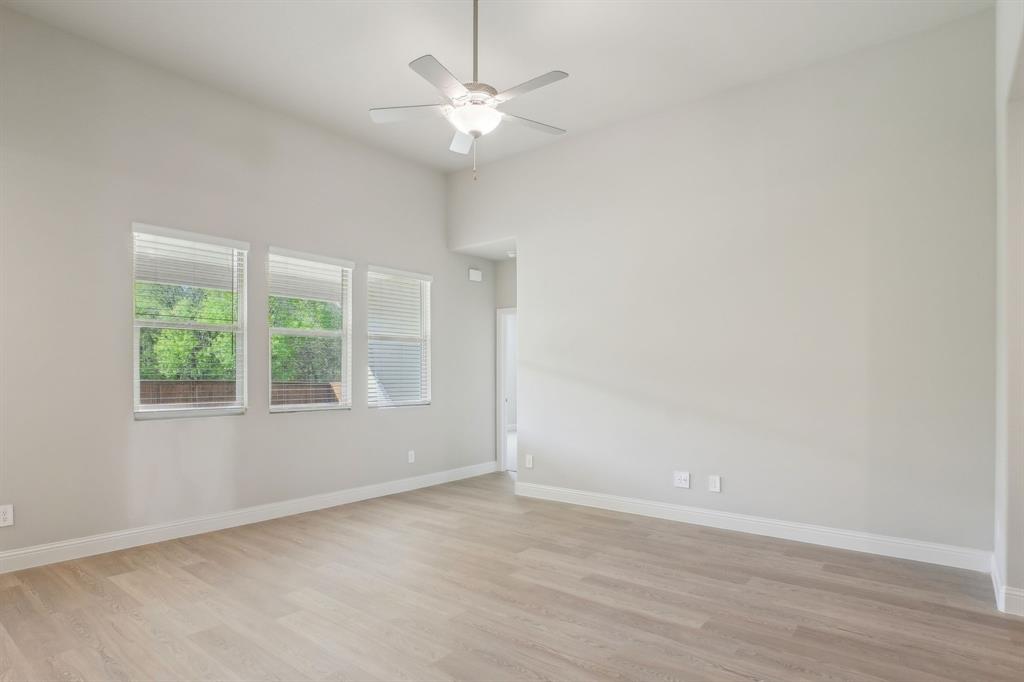 Photo is not of the actual home, but is an inspirational photo of builder’s model home and may depict options, furnishings, and/or decorator features that are not included.