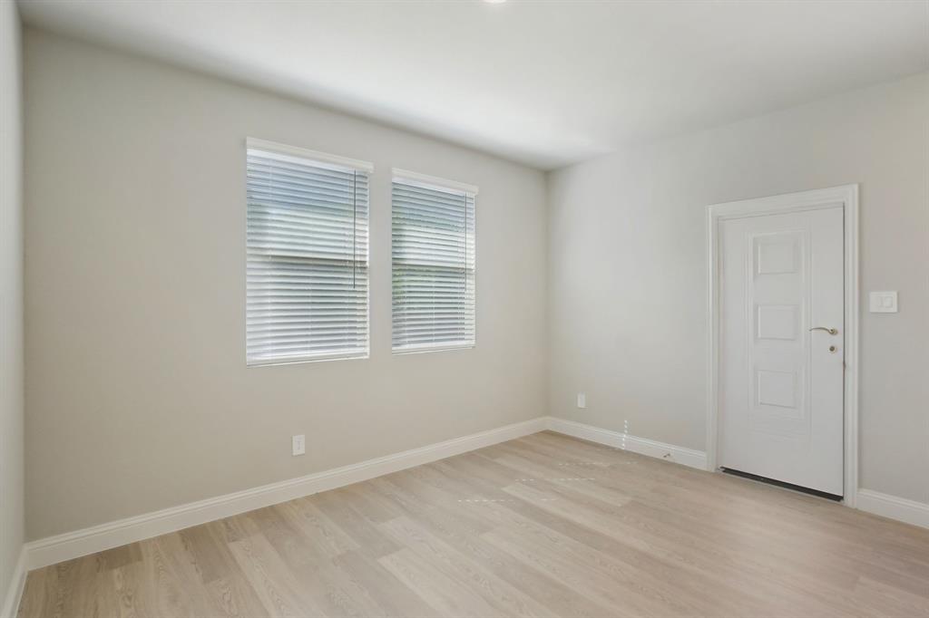 Photo is not of the actual home, but is an inspirational photo of builder’s model home and may depict options, furnishings, and/or decorator features that are not included.