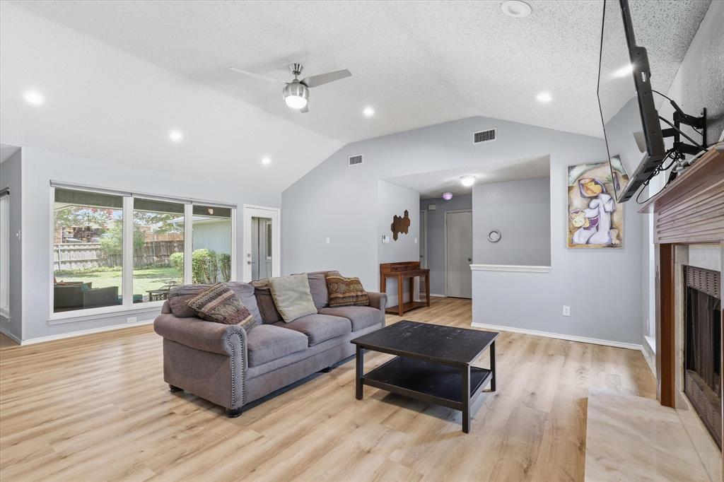 1017 Spicewood Drive, Plano, TX 75025