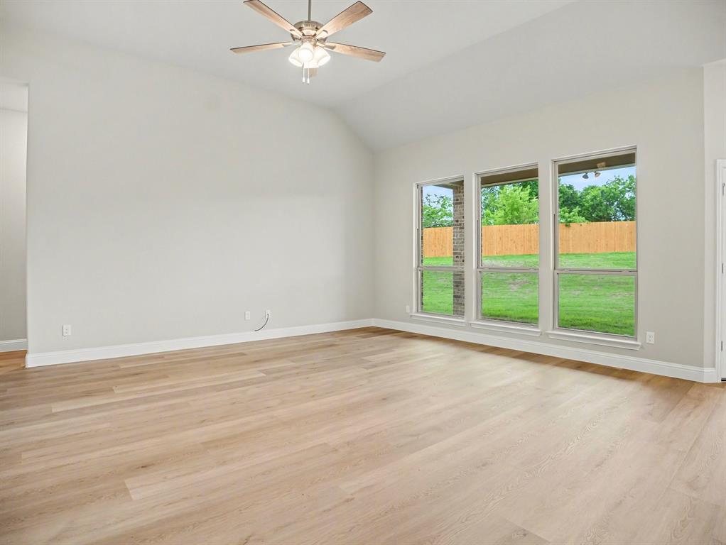 1027 Ella Drive, DeSoto, TX 75115