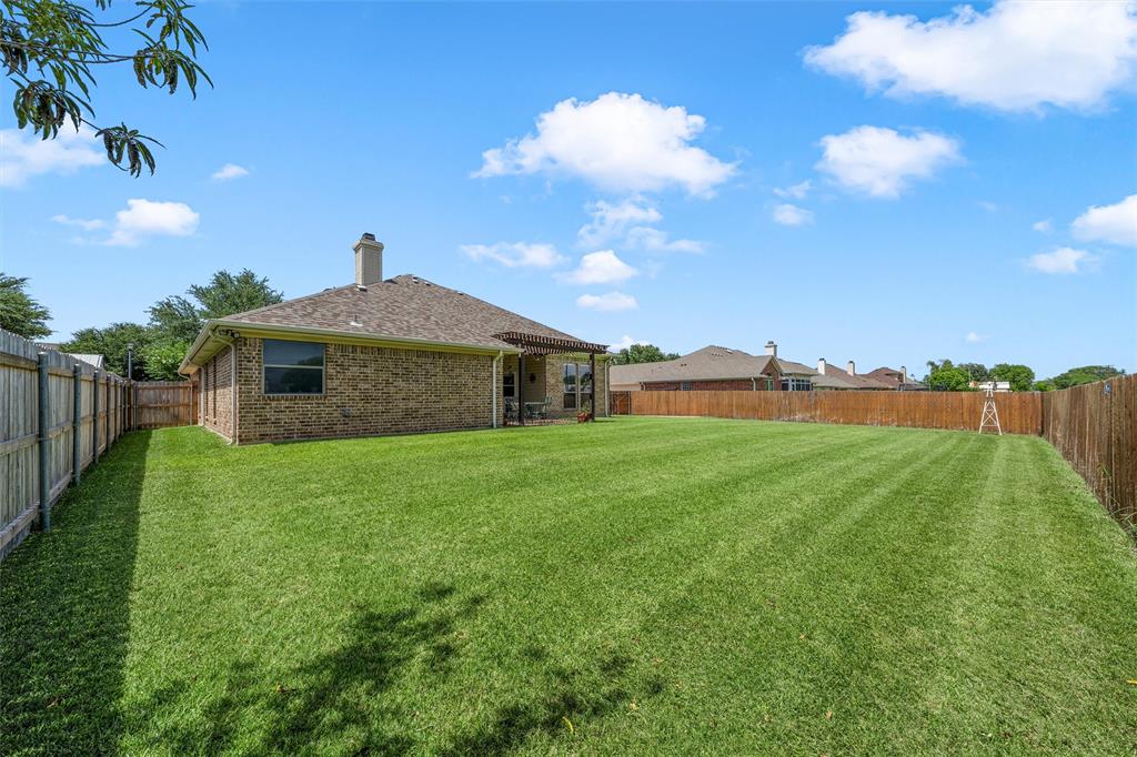 208 Silver Spur Trail, McGregor, TX 76657